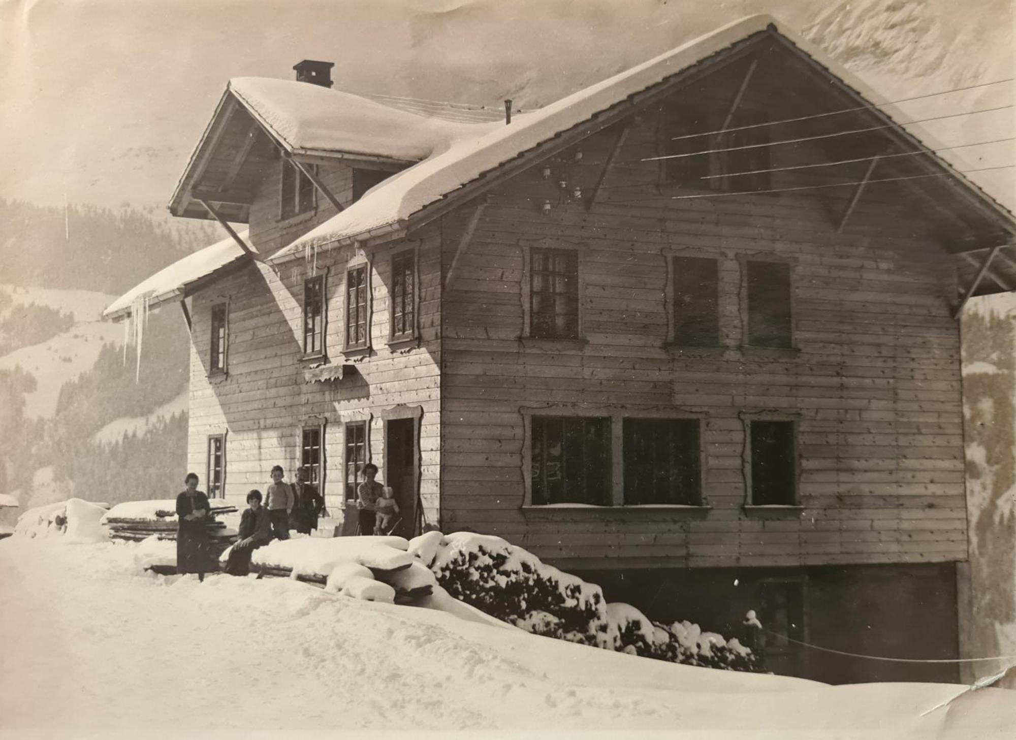 Traditional Chalet In Wengen - Top Floor Apartment Bagian luar foto