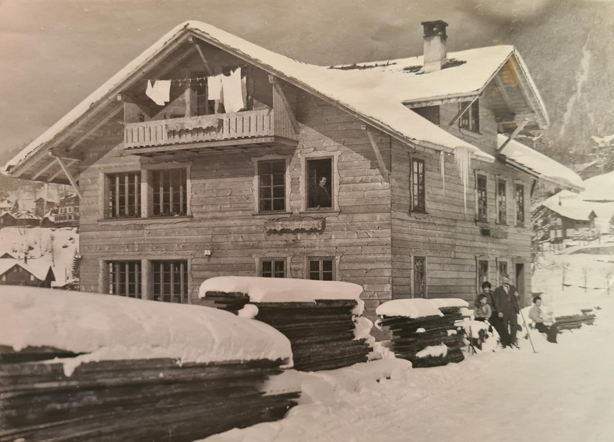 Traditional Chalet In Wengen - Top Floor Apartment Bagian luar foto